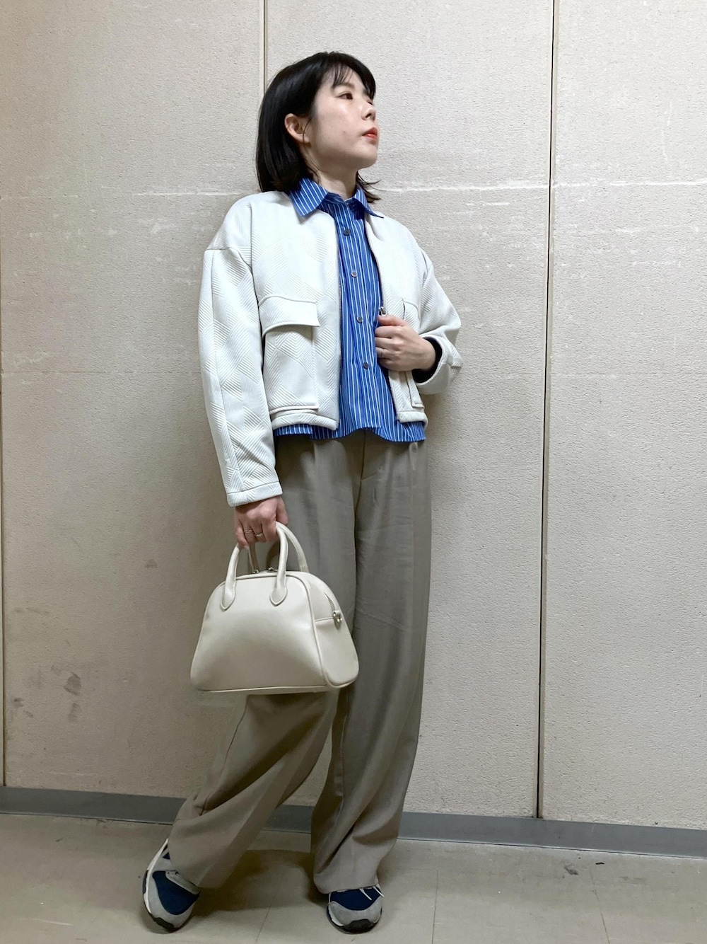 「ニット/セーター、GDM15110、5色展開、イエロー、オリジナル、ジーンズ、スウェット、ニット、フレアスカート、プルオーバー、リラックス感、リンクコーデ、ワイドパンツ、柔らかい肌触り、肌触りが良い」｜「ROPE' PICNICのセレモニー・通勤対応/クリアツイル2タックストレートパンツ/花粉ガード・セットアップ対応（その他パンツ、イエロー系）」を使った、ゆんさん（レディース・155cm）の春コーディネートの1枚目の写真