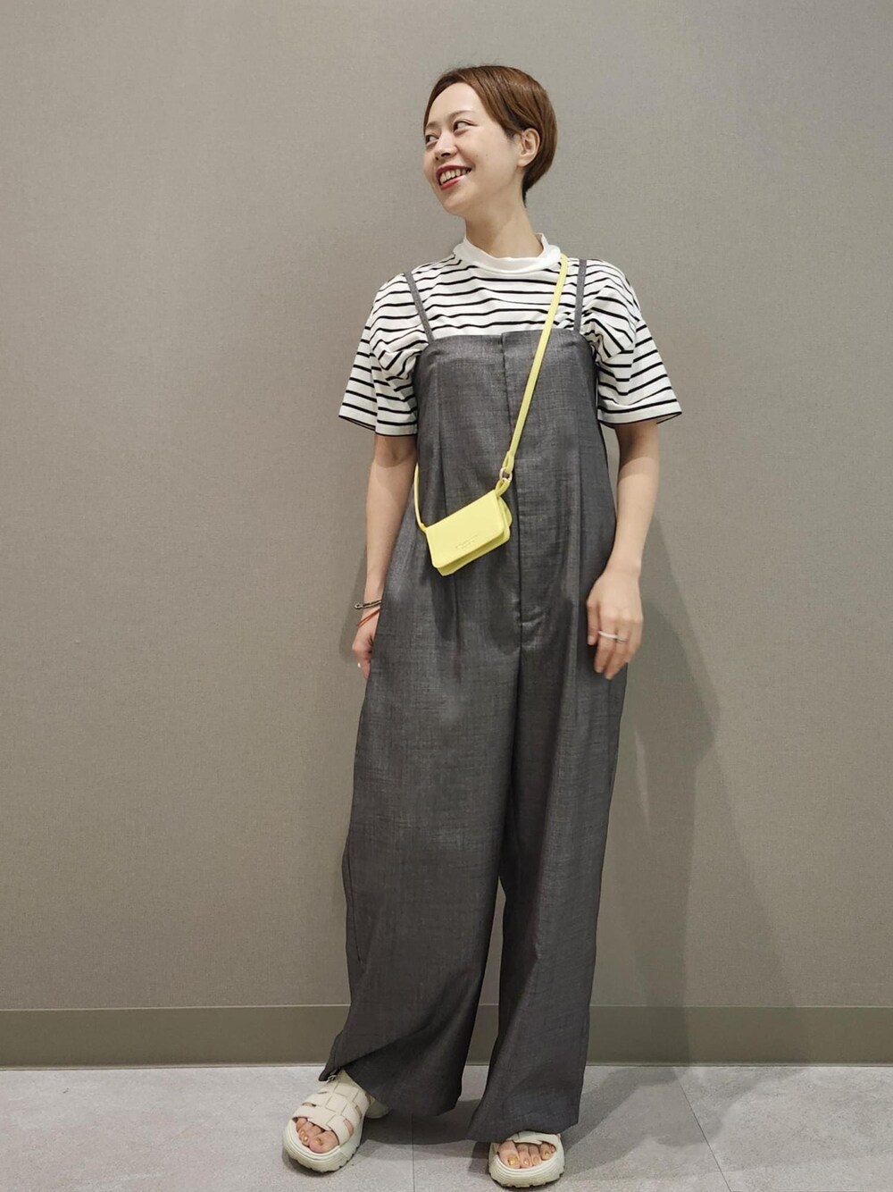 「夏コーデ、お出かけコーデ、カジュアルコーデ、シンプルコーデ」｜「ROPE' PICNICのグラディエータースライドサンダル（サンダル、ホワイト系）」を使った、daさん（レディース・162cm）の夏コーディネートの1枚目の写真