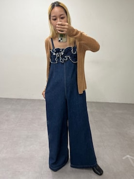 「アイテム（サロペット/オーバーオール、ブルー系）」を使った、yukaさん（レディース・160cm）の秋コーディネート