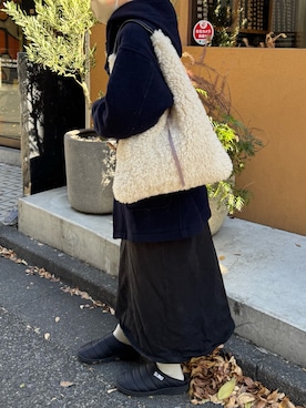 「アイテム（サンダル）」を使った、akaneさん（レディース・164cm）の冬コーディネート