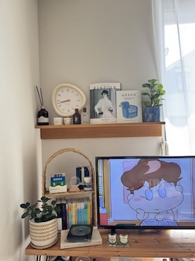 「BIRTHDAY BAR（バースデイバー）の【SAHIR サヒール】Silent Sweep Wall Clocks（インテリア雑貨、ホワイト系）」を使った、akaneさん（レディース・164cm）の春コーディネート