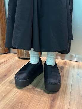 「アイテム（サンダル）」を使った、akaneさん（レディース・164cm）の秋コーディネート