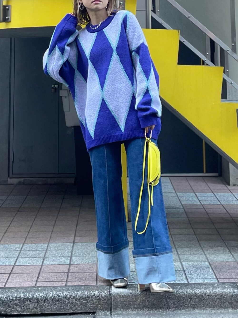 「プチプラ、カジュアルコーデ、カジュアル、ビッグシルエット、ニット、柄ニット、mivialoca、mi via loca、休日スタイル、デニムコーデ、春色、チェック、シンプルコーデ、冬コーデ」｜「mi via locaのダイヤライン柄ジャガードニット（ニット/セーター、パープル系）」を使った、cocoさん（レディース・154cm）の冬コーディネートの1枚目の写真