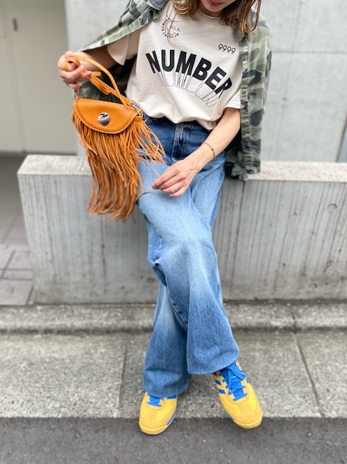 大人気 adidas SL 72 RS ユニセックス コーデのアクセントに 次なるトレンドスニーカーは「アディダス」の“SL 72”！ おしゃれ