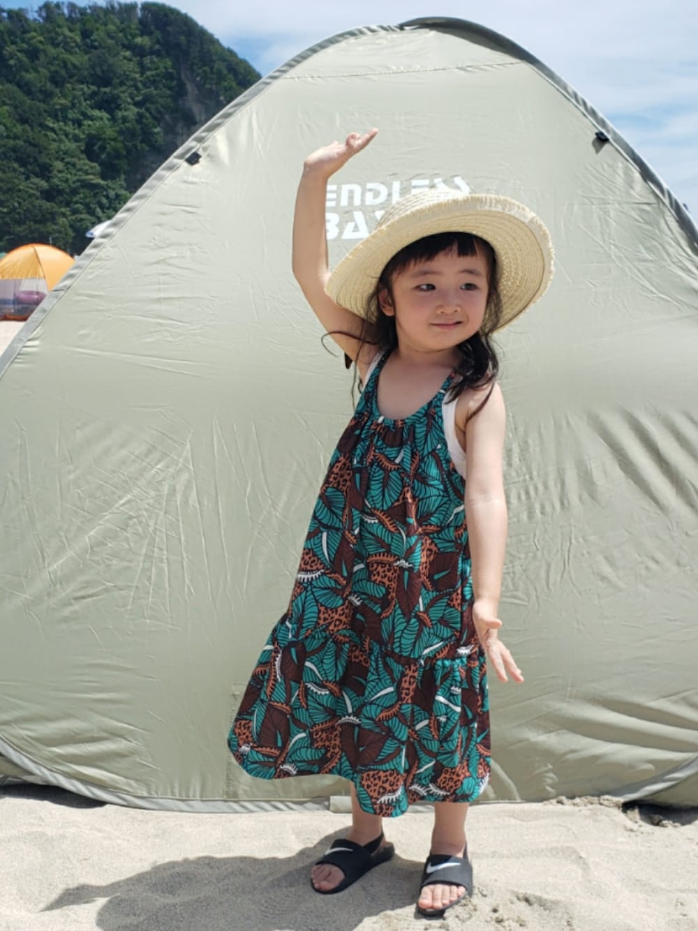 「夏コーデ、アツいコーデ全部見せ、サンダル、むぎわら帽子、ワンピース、プチプラ、カジュアルコーデ、おでかけコーデ」｜「ZARA KIDSのアイテム（ハット、ベージュ系）」を使った、𝑀𝐴𝑁𝑂𝐴さん（キッズ・90cm）の夏コーディネートの1枚目の写真
