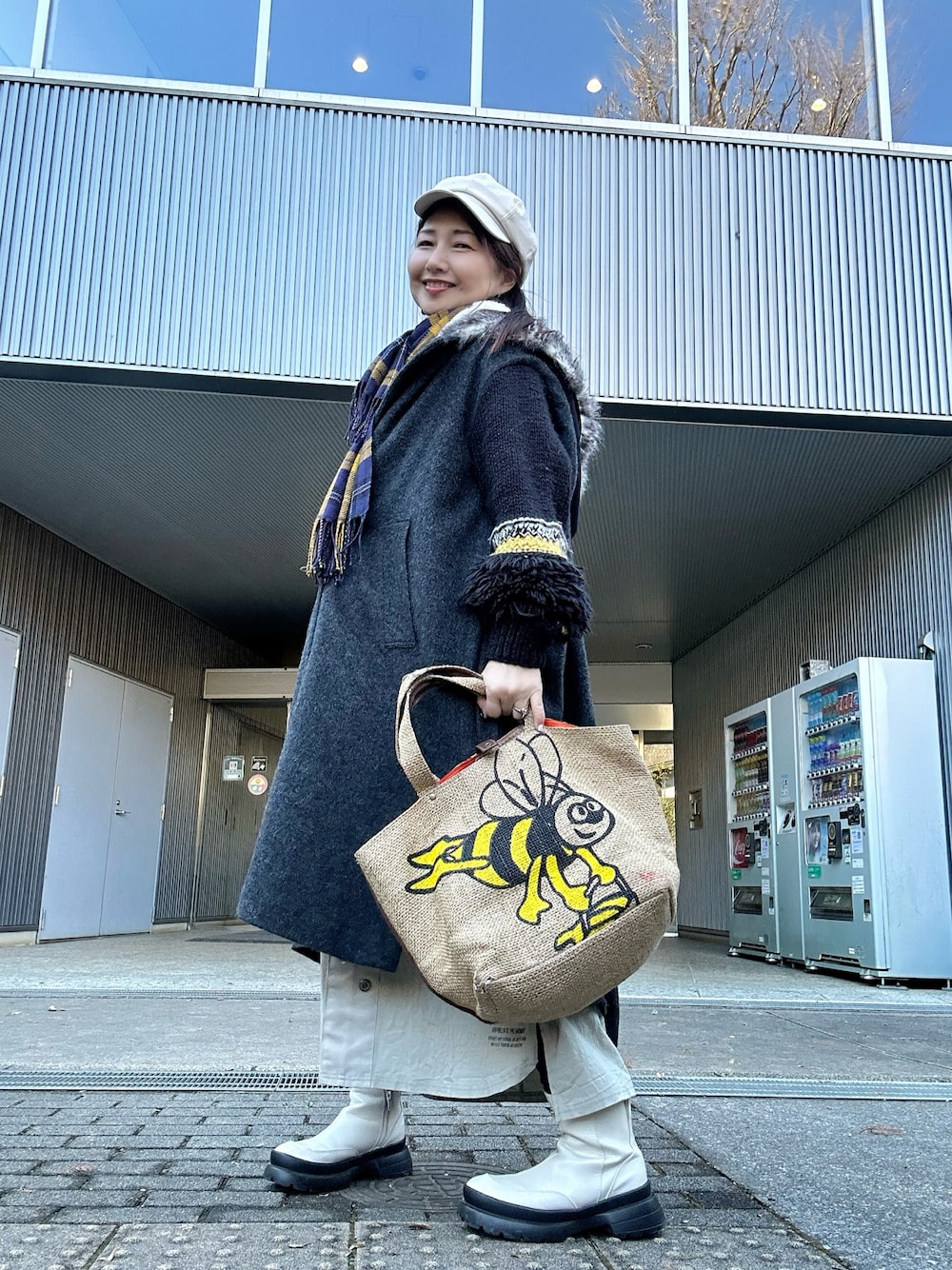 bedsidedrama（ベットサイドドラマ）の「まぐれのニットスリーブコート