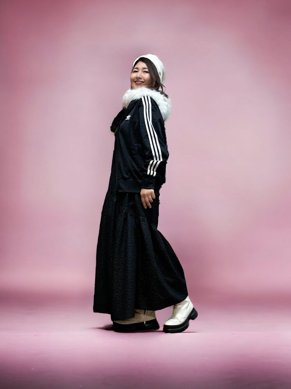 adidas（アディダス）の「アディカラー クラシックス ファイヤー