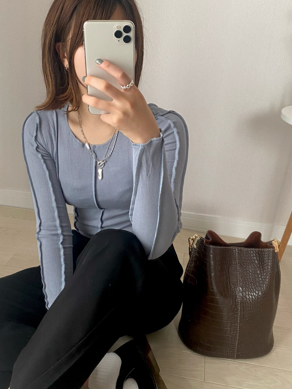 「きれいめカジュアル、秋服準備はじめました、シンプルコーデ、大人コーデ、おしゃれさんと繋がりたい、韓国ファッション、韓国コーデ、韓国通販、パンツスタイル、カジュアル」｜「yuli mentalのアイテム（トップス、ブルー系）」を使った、azusaさん（レディース・158cm）の夏コーディネートの1枚目の写真
