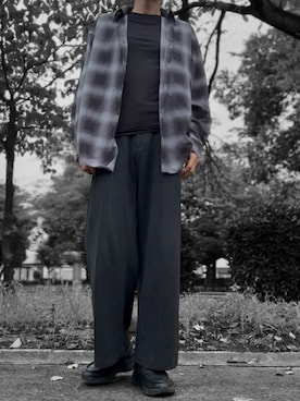 「GU（ジーユー）のアイテム（Tシャツ/カットソー、ブラック系）」を使った、コユッキーさん（メンズ・170cm）の秋コーディネート