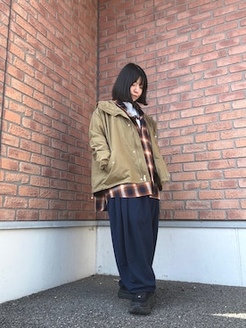 「ITEMS URBANRESEARCH（アイテムズ アーバンリサーチ）の『イージーケア/防花粉』撥水マウンテンパーカー（マウンテンパーカー、ベージュ系）」を使った、かめさん（レディース・148cm）の春コーディネート