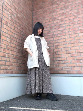 「ITEMS URBANRESEARCH（アイテムズ アーバンリサーチ）のプリーツプリントキャミワンピース（ワンピース、ブラック系）」を使った、かめさん（レディース・148cm）の夏コーディネート