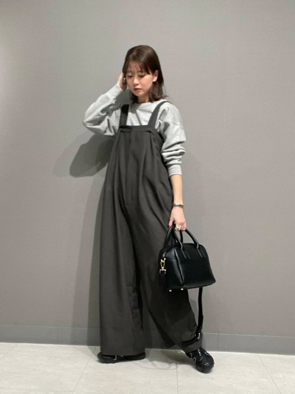 UR TECH』2タックサロペットを使った人気ファッション