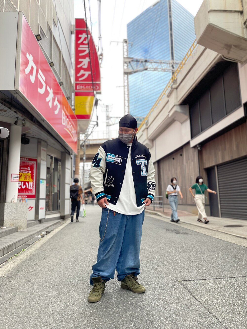 「ROYAL FLASH、royalflash梅田、ストリートファッション」｜「CTLSのアイテム（Tシャツ/カットソー、ホワイト系）」を使った、SASAOさん（メンズ・175cm）の秋コーディネートの1枚目の写真