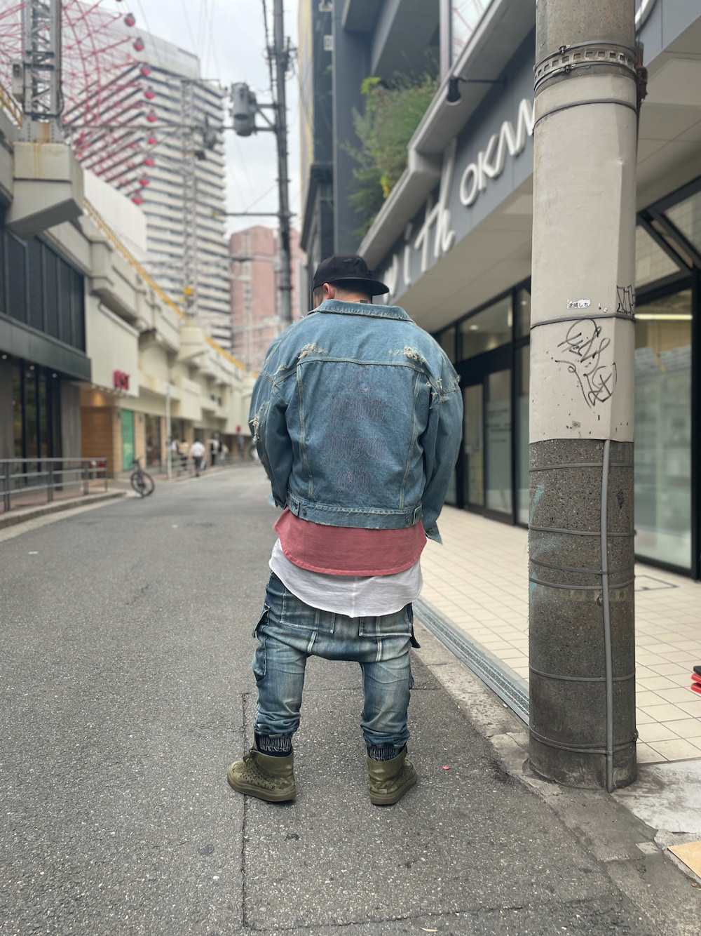 「ROYAL FLASH、royalflash梅田」｜「ROYAL FLASHのアイテム（スウェット、ピンク系）」を使った、SASAOさん（メンズ・175cm）の春コーディネートの1枚目の写真
