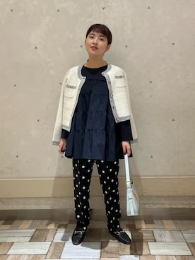 「NOLLEY’S Sophi（ノーリーズソフィ）のバックサテンドットバレルパンツ（その他パンツ）」を使った、KAKOさん（レディース・148cm）の秋コーディネート