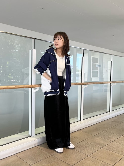 Ungrid（アングリッド）の「バイカラートラックジャケット