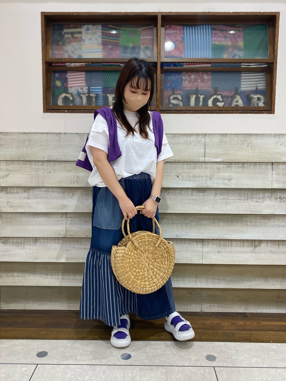 「CUBE SUGAR、カジュアルコーデ、大人カジュアル、夏コーデ」｜「CUBE SUGARのMVSひんやりカットソードルマンスリーブTシャツ（Tシャツ/カットソー、ホワイト系）」を使った、CUBE SUGAR 近江八幡店さん（レディース・156cm）の夏コーディネートの1枚目の写真