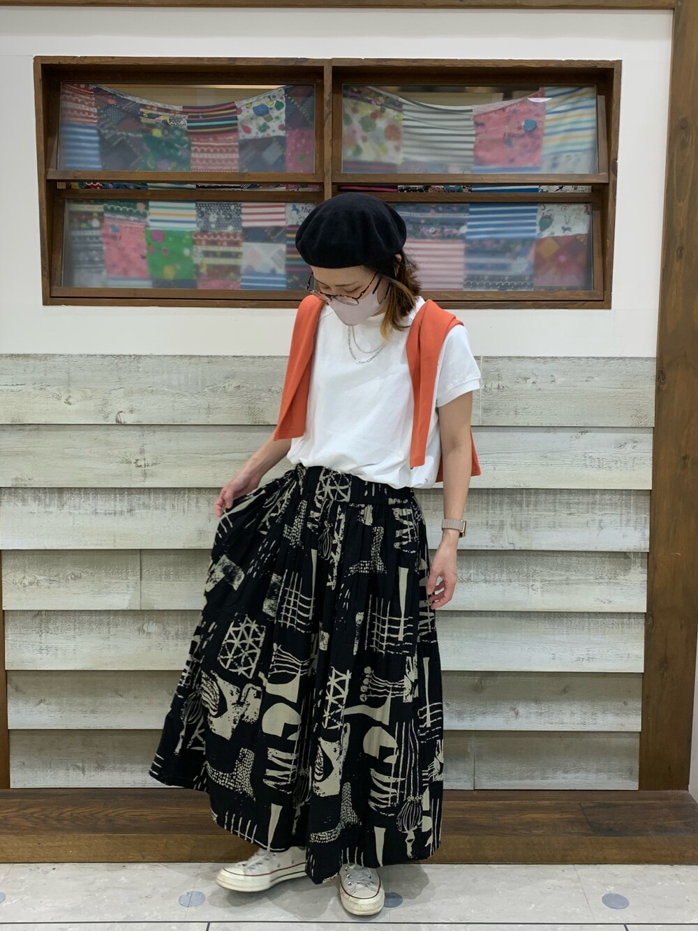 「春夏コーデ、お出かけコーデ、カジュアルコーデ、楽チンコーデ、大人コーデ、大人かわいい、キレイめカジュアル、メガネ女子、ＵＶカット」｜「CUBE SUGARの抗菌防臭加工フレンチスリーブプルオーバーTシャツ（Tシャツ/カットソー、ホワイト系）」を使った、CUBE SUGAR 近江八幡店さん（レディース・158cm）の春コーディネートの1枚目の写真
