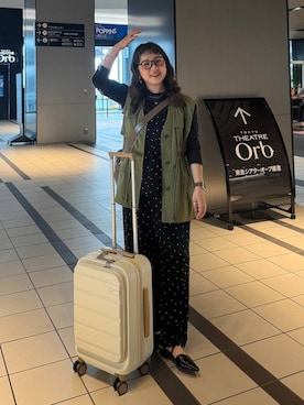 「LOWRYS FARM（ローリーズファーム）のストラップポインテッドフラットシューズ 645979（サンダル、ブラック系）」を使った、m.pocさん（レディース・160cm）の春コーディネート