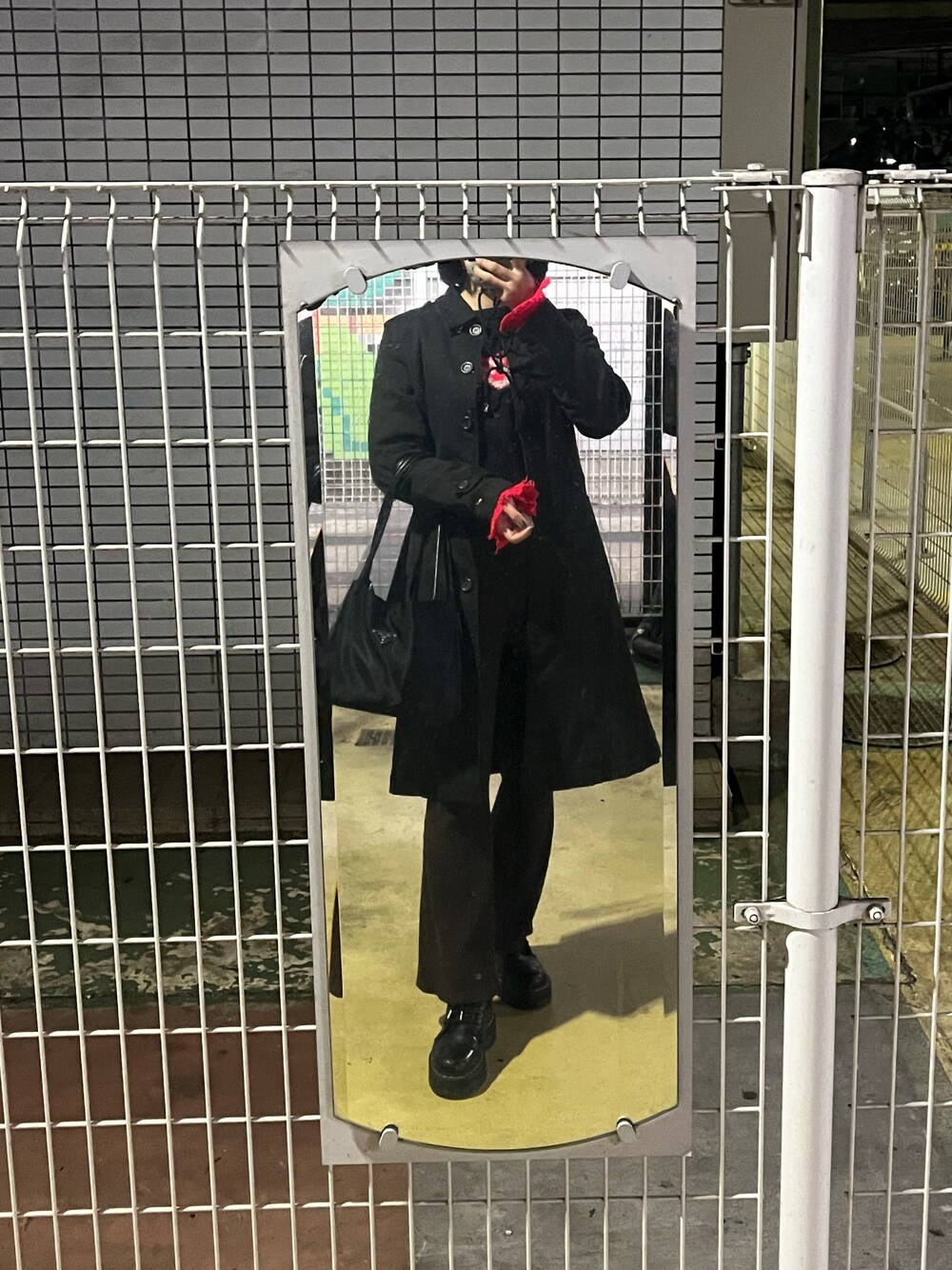 「韓国のアイテム（ジャケット/アウター、グリーン系）」を使った、Sharonさん（レディース・162cm）の冬コーディネートの1枚目の写真