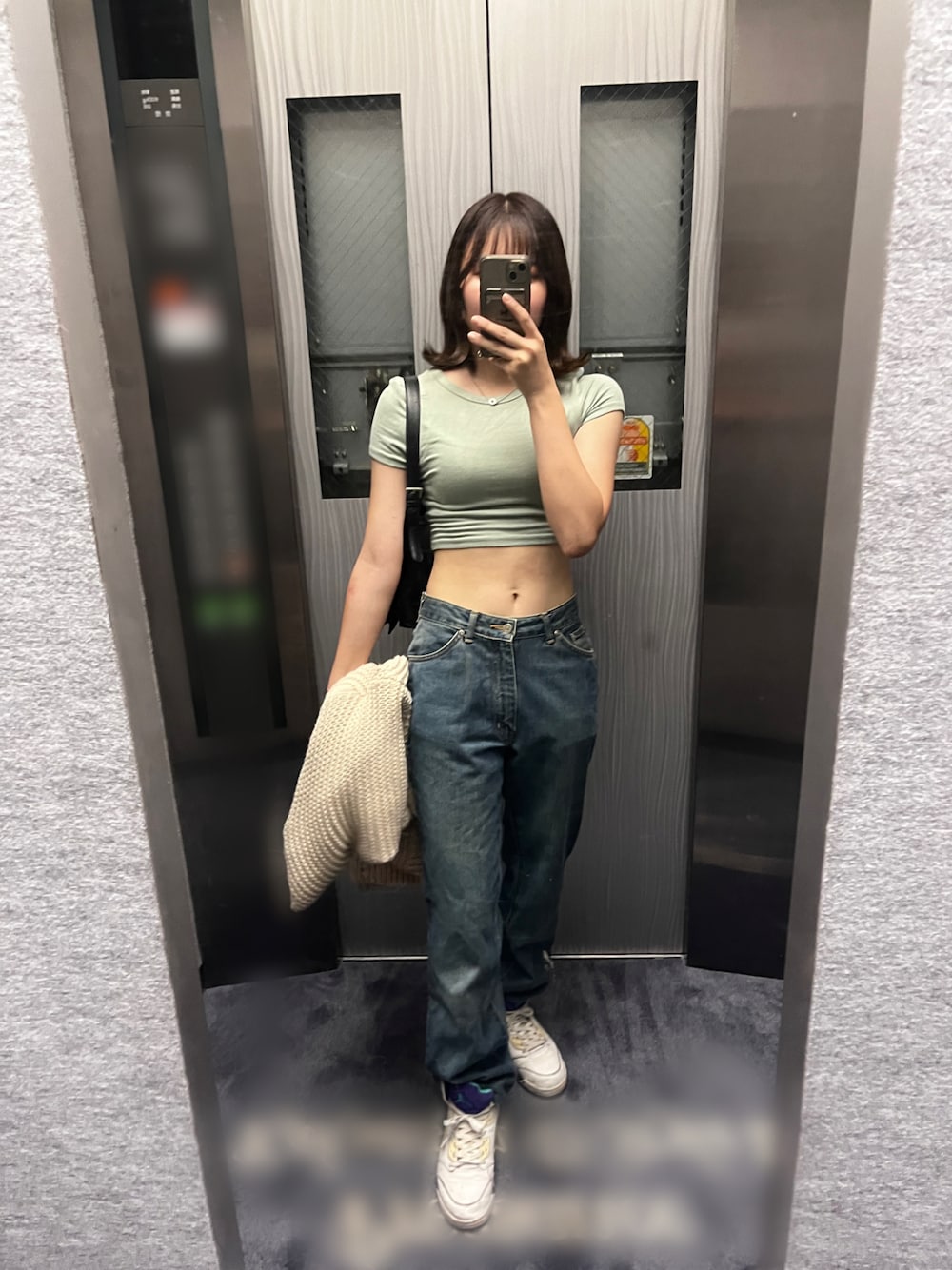 「SOMETHINGのアイテム（デニムパンツ、ブルー系）」を使った、Sharonさん（レディース・162cm）の夏コーディネートの1枚目の写真