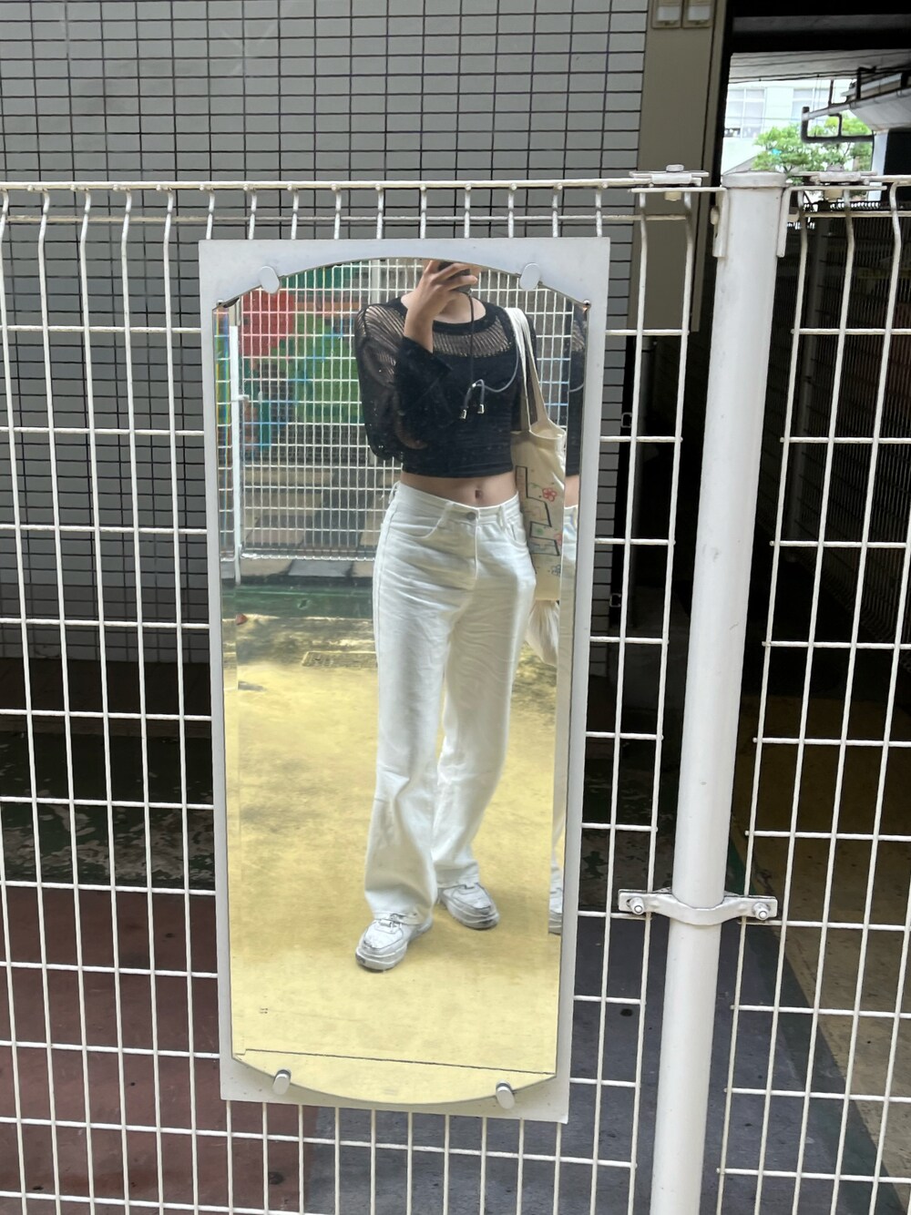 「SHEINのアイテム（デニムパンツ、ホワイト系）」を使った、Sharonさん（レディース・162cm）の夏コーディネートの1枚目の写真