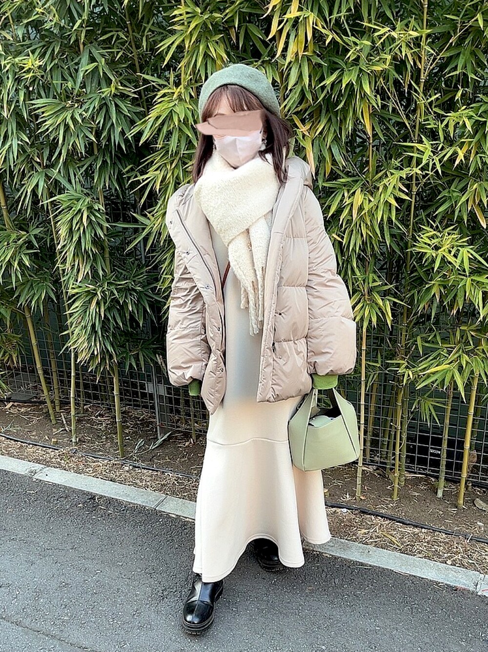 「マーメイドスカート、ほめられ本命コーデ、オトナ女子、春カラー、春服、低身長コーデ、ベレー帽、マフラー、ダウンジャケット、ダウンコート、ホワイトコーデ、淡色コーデ、ブーツ、骨格ストレート、プチプラ」｜「しまむらのアイテム（ハンチング/ベレー帽、グリーン系）」を使った、x 𝕟𝕚𝕛𝕚𝕞𝕒𝕤𝕦 xさん（レディース・154cm）の冬コーディネートの1枚目の写真