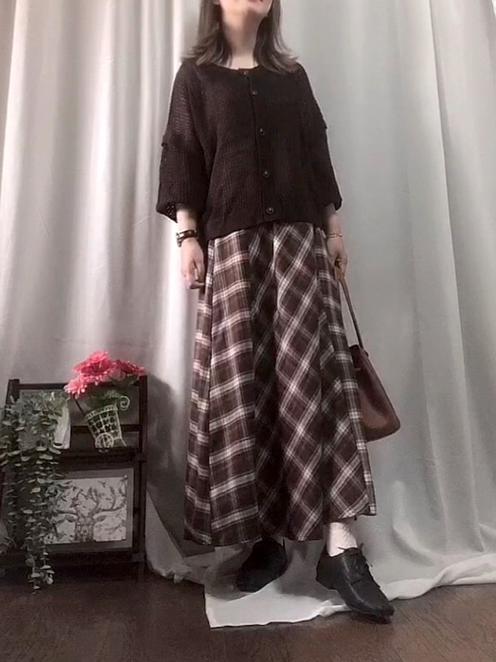 「チェック、ワントーンコーデ、秋のコーデ、ブラウン、プチプラ、チェックスカート、大人女子、プチプラコーデ、メッシュ、大人フェミニン、Daniel Wellington、秋コーデ、メッシュカーディガン、秋トレンド2021、チェック柄に恋してる」｜「しまむらのアイテム（カーディガン/ボレロ、ブラウン系）」を使った、x 𝕟𝕚𝕛𝕚𝕞𝕒𝕤𝕦 xさん（レディース・154cm）の秋コーディネートの1枚目の写真