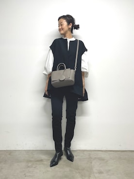 BEARDSLEY 袖口花モチーフのコットンブラウス BEARDSLEY 袖口花モチーフコットンブラウス