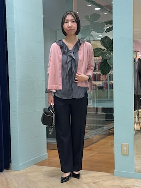 「NOLLEY’S（ノーリーズ）の《接触冷感》ウォッシャブルギャザーフリルブラウス（シャツ/ブラウス、ブルー系）」を使った、nol tsujiさん（レディース・164cm）の秋コーディネート