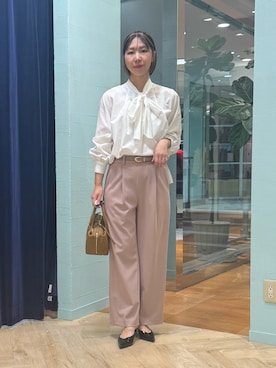 「NOLLEY’S（ノーリーズ）のフェイクスエードスクエアバッグ（ボストンバッグ、イエロー系）」を使った、nol tsujiさん（レディース・164cm）の秋コーディネート