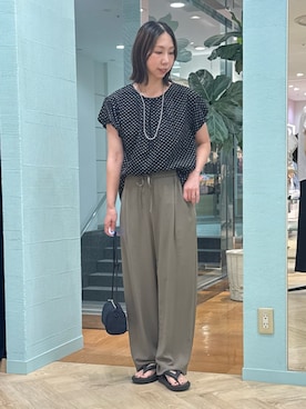 「NOLLEY’S（ノーリーズ）の【WEB＆一部店舗限定カラー】《セットアップ対応》ジョーゼットイージーワイドパンツ（その他パンツ、グリーン系）」を使った、nol tsujiさん（レディース・164cm）の夏コーディネート