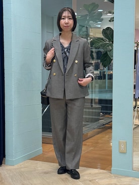 「NOLLEY’S（ノーリーズ）の《接触冷感》ウォッシャブルギャザーフリルブラウス（シャツ/ブラウス、ブルー系）」を使った、nol tsujiさん（レディース・164cm）の秋コーディネート