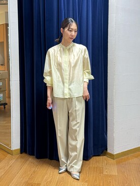 「NOLLEY’S（ノーリーズ）のバンドカラーシアーブラウス」を使った、nol tsujiさんのコーディネート