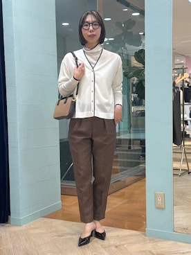 「NOLLEY’S（ノーリーズ）の《手洗い可能》18GマレーゆったりVネックカーディガン（カーディガン/ボレロ、ホワイト系）」を使った、nol tsujiさん（レディース・164cm）の秋コーディネート