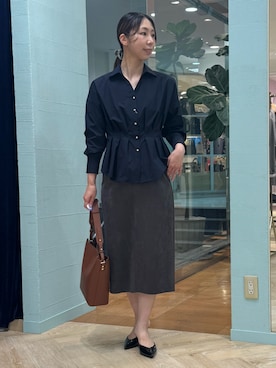 「NOLLEY’S（ノーリーズ）の【WEB＆一部店舗限定カラー】【GOODS BUYER 石田別注カラー】ストレッチタフタスキッパータックシャツ（シャツ/ブラウス、ブルー系）」を使った、nol tsujiさん（レディース・164cm）の秋コーディネート