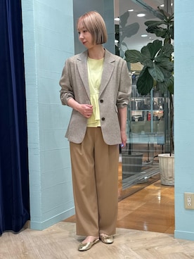 「NOLLEY’S（ノーリーズ）の《セットアップ対応》ウォッシャブルイージーツイルセミワイドパンツ（その他パンツ、イエロー系）」を使った、nol tsujiさん（レディース・164cm）の春コーディネート