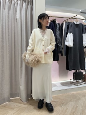 「NOLLEY’S Sophi（ノーリーズソフィ）の《手洗い可能》総針ビックVネックカーディガン（カーディガン/ボレロ）」を使った、nol niiharaさん（レディース・162cm）の秋コーディネート