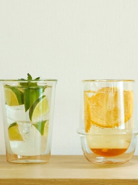 「アイテム（グラス/マグカップ/タンブラー）」を使った、HIGHTIDEさん（レディース・160cm）の秋コーディネート