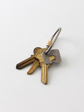 「アイテム（キーホルダー）」を使った、HIGHTIDEさん（レディース・160cm）の冬コーディネート