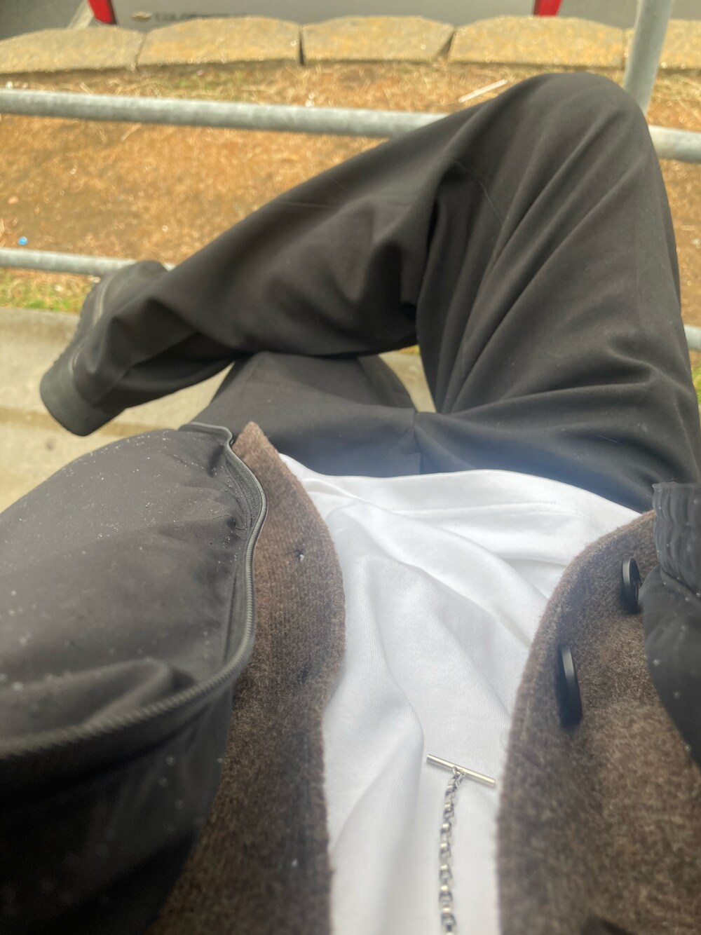 「minimalism、simple、rainy、cold、GU、UNIQLO、SERACE、california」｜「GUの【GU】 Heat Padded Blouson ; Product ID - 351301（ブルゾン、ブラック系）」を使った、howisjujuさん（メンズ・173cm）の秋コーディネートの1枚目の写真