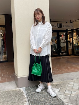 「ITEMS URBANRESEARCH（アイテムズ アーバンリサーチ）のPUキンチャクショルダー（ショルダーバッグ）」を使った、mokaさん（レディース・165cm）の春コーディネート