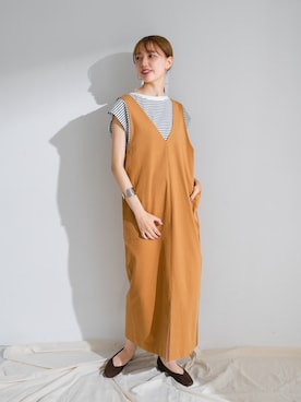 「ITEMS URBANRESEARCH（アイテムズ アーバンリサーチ）のアイテム（ジャンパースカート）」を使った、mokaさん（レディース・165cm）の夏コーディネート