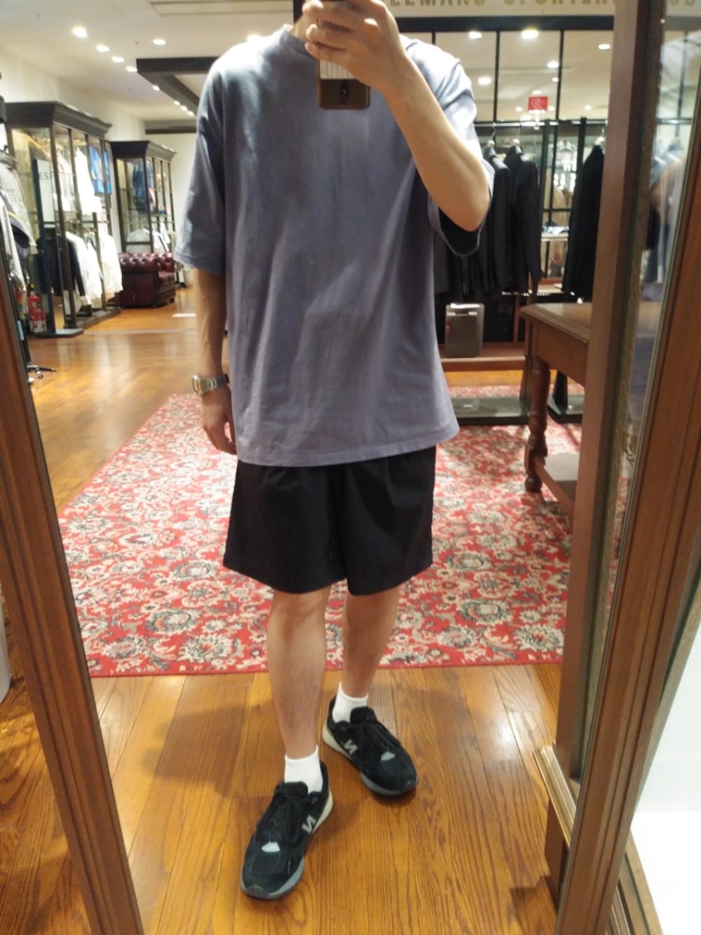 「休日スタイル、ビッグシルエット、ショーツ、URBAN RESEARCH、30代」｜「WELLDERのアイテム（トップス、ブルー系）」を使った、snnn15さん（メンズ・176cm）の夏コーディネートの1枚目の写真