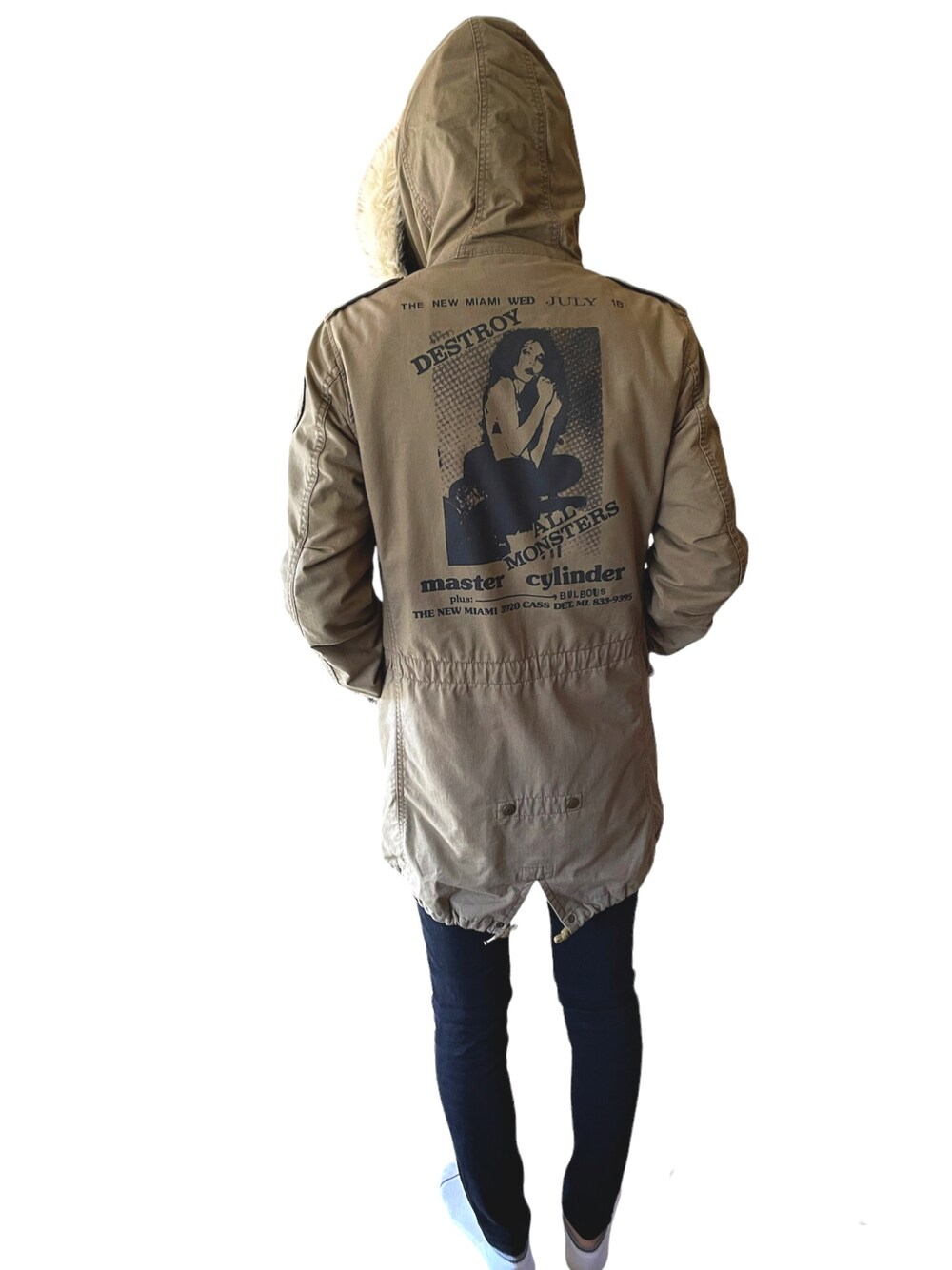 「ミリタリー、JOHN LAWRENCE SULLIVAN、スキニーデニム、モッズコート、カーキ、ストリート、hysteric glamour、韓国ファッション、カジュアル、ファッションを楽しもう、ボアジャケット、おしゃれさんと繋がりたい、パンク、サイケデリック、Destroy all monsters」｜「JOHN LAWRENCE SULLIVANの【JOHN LAWRENCE SULLIVAN】RIGID DENIM TAPERED PANTS（デニムパンツ、ブラック系）」を使った、ゆうさん（メンズ・178cm）の春コーディネートの1枚目の写真