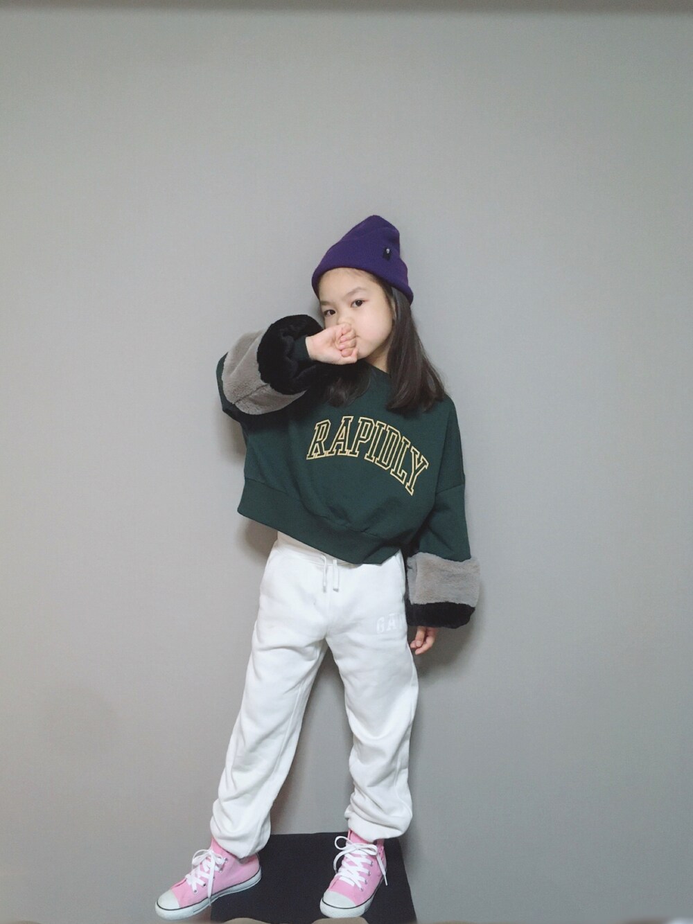 「グリーン、ニット帽、カレッジ、ストリート、GAP、オーバーサイズ、休日スタイル、ロゴスウェット、プチプラ、ハイカットスニーカー、ノースフェイス、小学生、バースデイ、秋冬コーデ、おんなのこ」｜「Birthdayのアイテム（スウェット、グリーン系）」を使った、naーtan♡さん（キッズ・120cm）の秋コーディネートの1枚目の写真