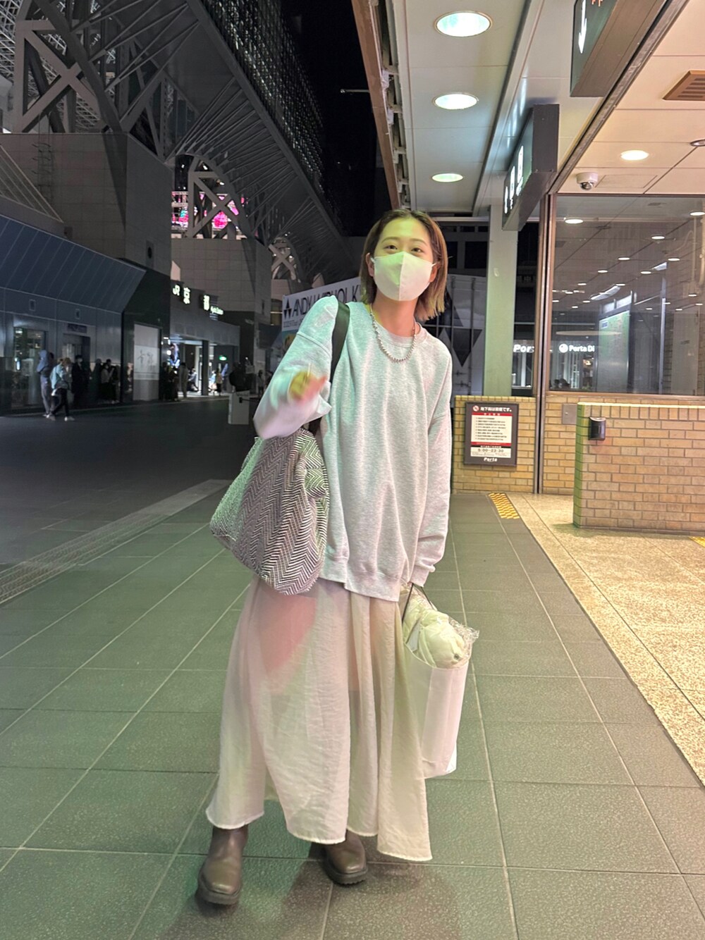 「スウェットコーデ、ワンピース、ロングブーツ、秋冬コーデ、スウエット、シアーワンピース」｜「mysticのPHOTO スウェット（スウェット、グレー系）」を使った、だーゆんさん（レディース・158cm）の秋コーディネートの1枚目の写真