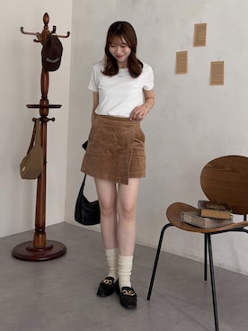 「Thevon（ゼボン）のチャーム付きコンパクトTシャツ（Tシャツ/カットソー、ホワイト系）」を使った、wakanaさん（レディース・161cm）の春コーディネート