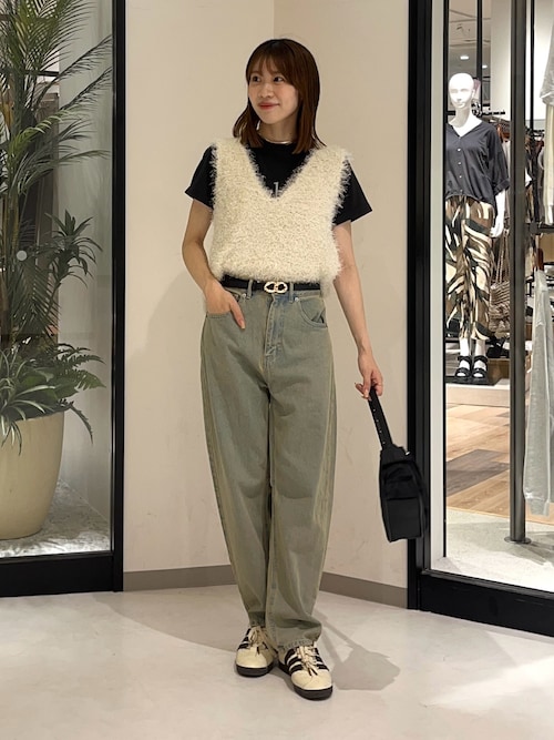 【新品タグ付き】Thevon. ハイウエストストレートデニムパンツ ブラック S ベルト付きハイウエストタックパンツ（スラックス）｜Thevon
