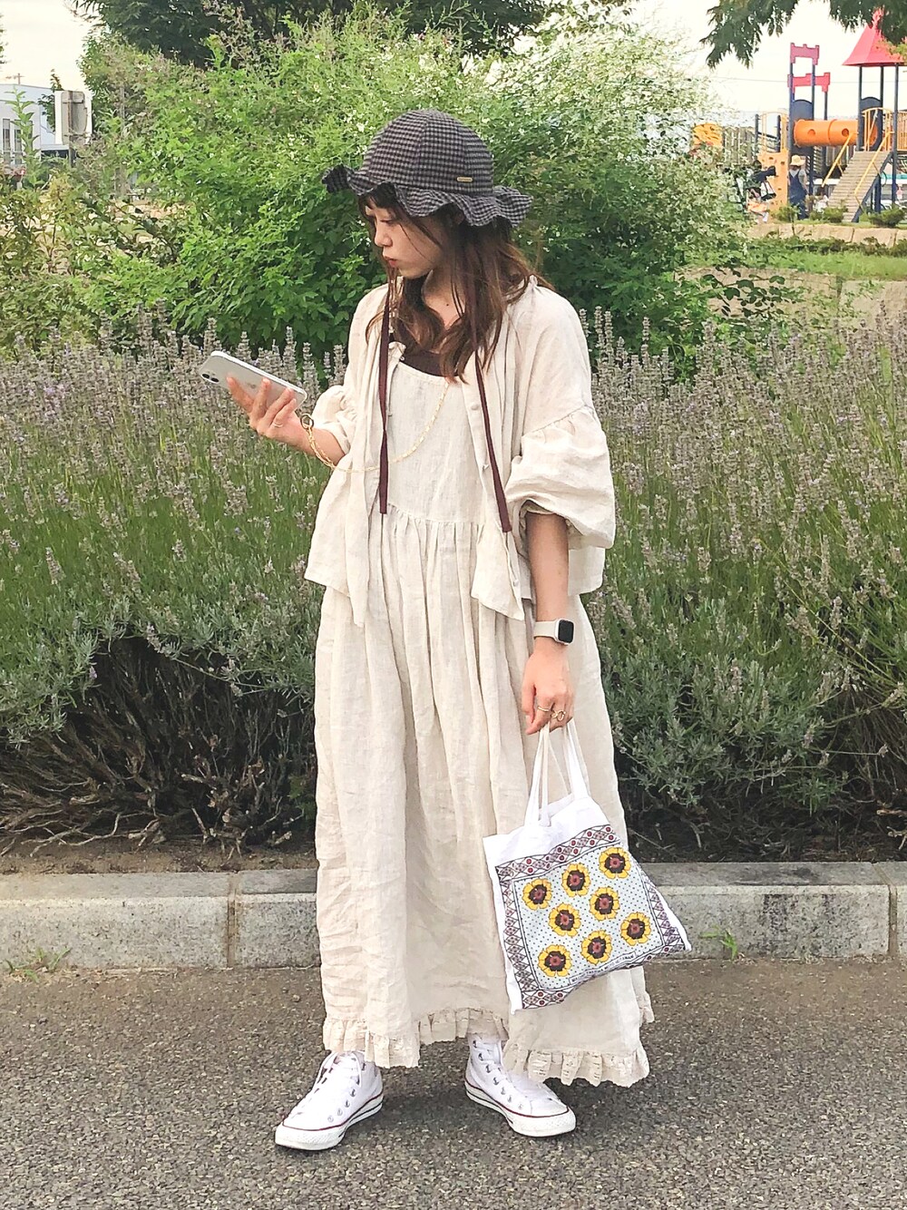 「オトナカワイイ、Crisp、カオリノモリ、休日コーデ、低身長、ootd、スニーカー女子、低身長コーデ、converse、ハット」｜「Crispのリネンセットアップ[c1R3021&c2R3056 set]（ワンピース、その他）」を使った、kさん（レディース・153cm）の秋コーディネートの1枚目の写真
